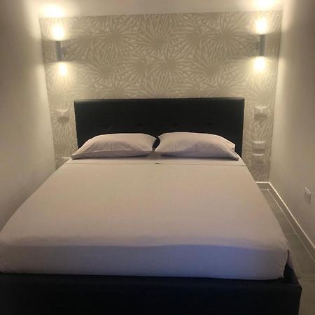 Appartement Il Rifugio Di Margo à Bari Extérieur photo